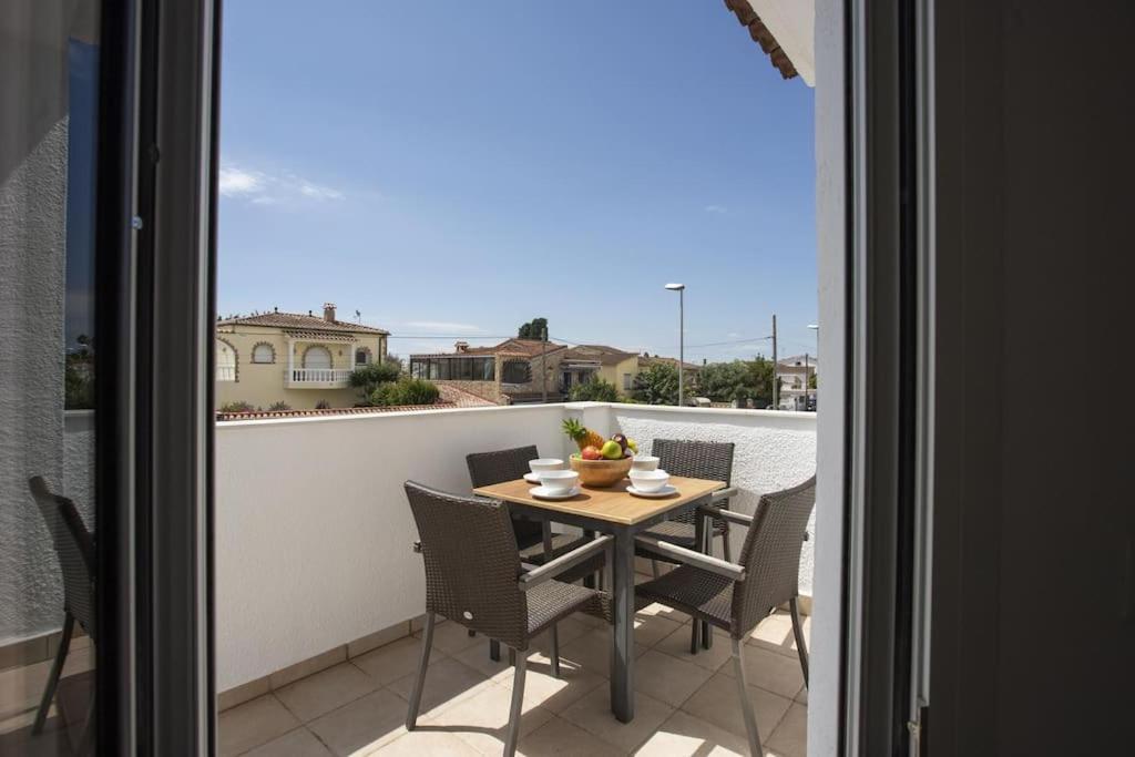 1001 4 Personas By Homeselectspain Appartement Empuriabrava